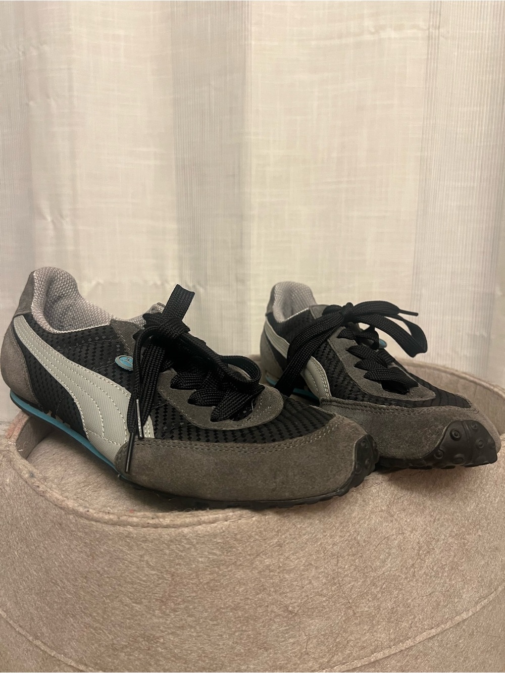 PUMA RARE vintage Rio Speed sneakers in gray & black color-way with blue accents